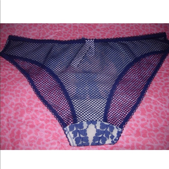 Victorias Secret Angels Intimates Cheekini  L NWT - Picture 4 of 4